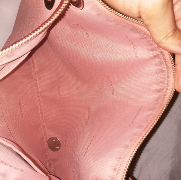 Coach - Picture 3 of 4